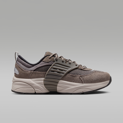 Talla M8.5 - Jordan Trunner O/S