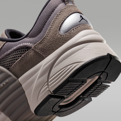 Talla M8.5 - Jordan Trunner O/S