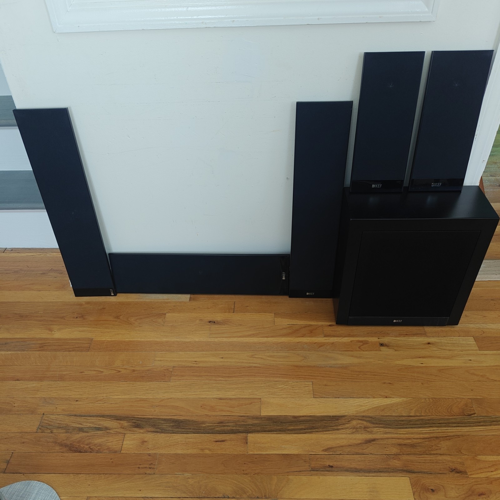 KEF T301 Ultra Thin Audiophile    5 Speaker Surround  Sound with Yamaha RX V367 