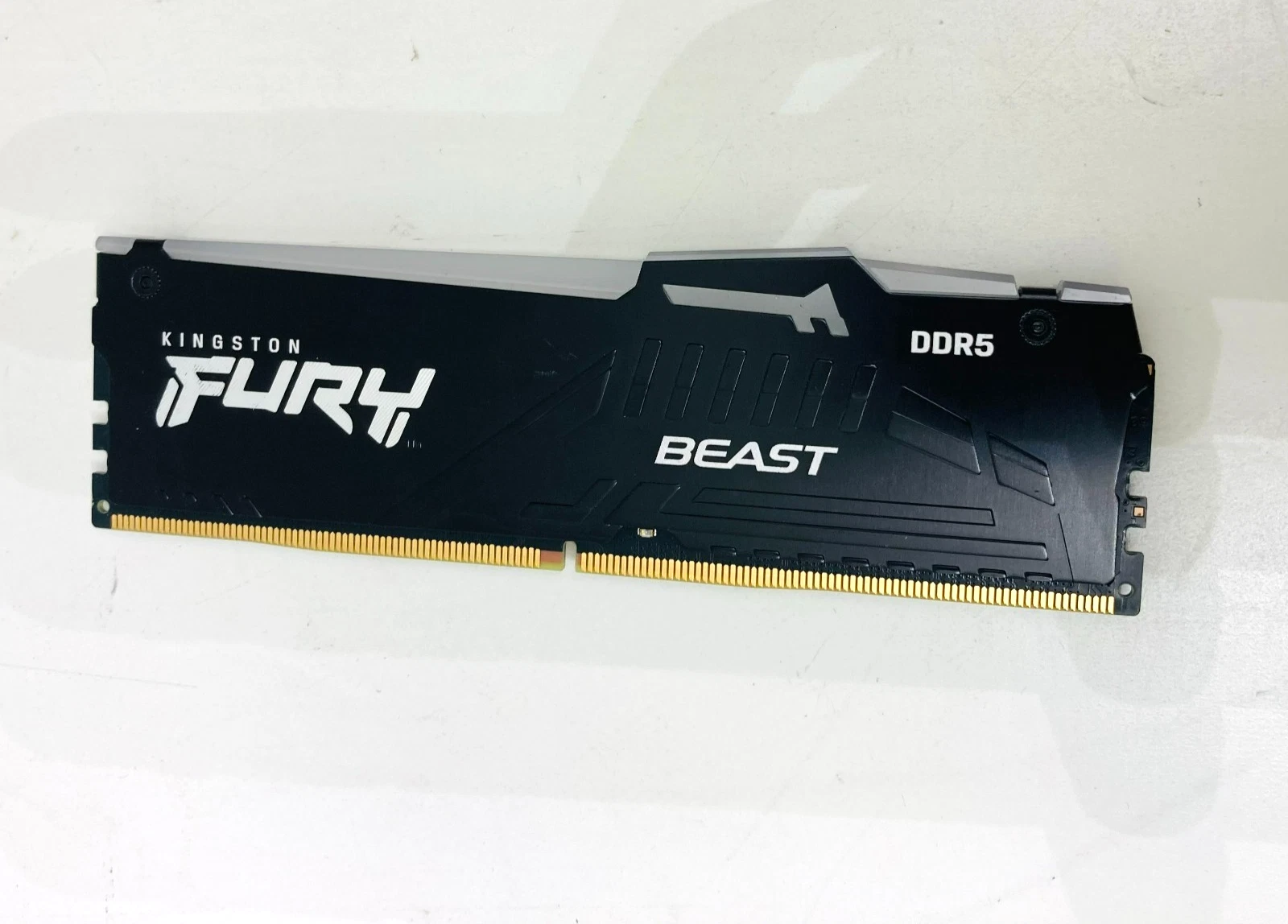 KINGSTON FURY BEAST 8GB 5200MT/S DDR5 CL36 RGB DESKTOP MEMORY