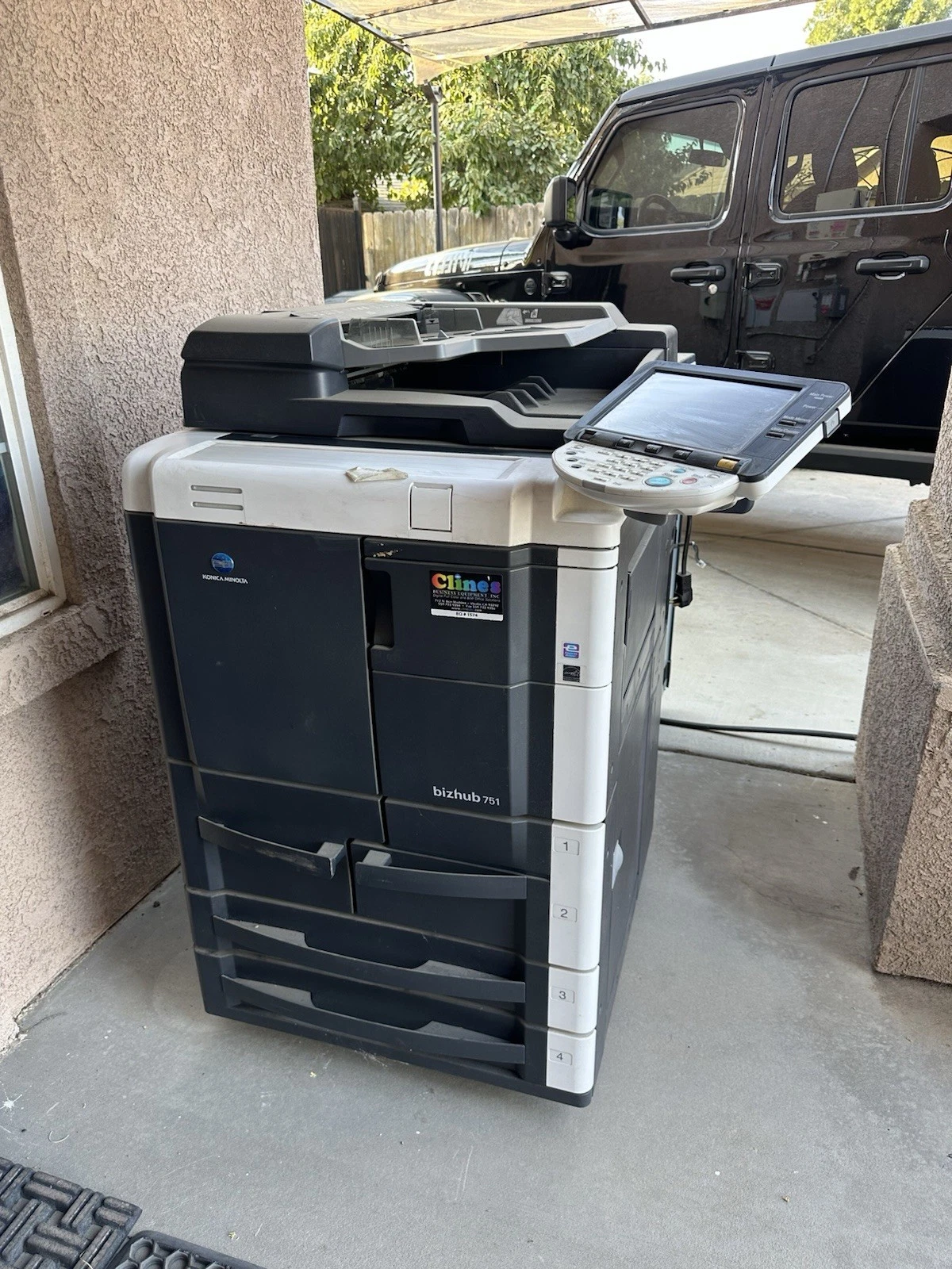 KONICA MINOLTA BIZHUB 751 COPY MACHINE  Black And White  Works Great  No Issues 