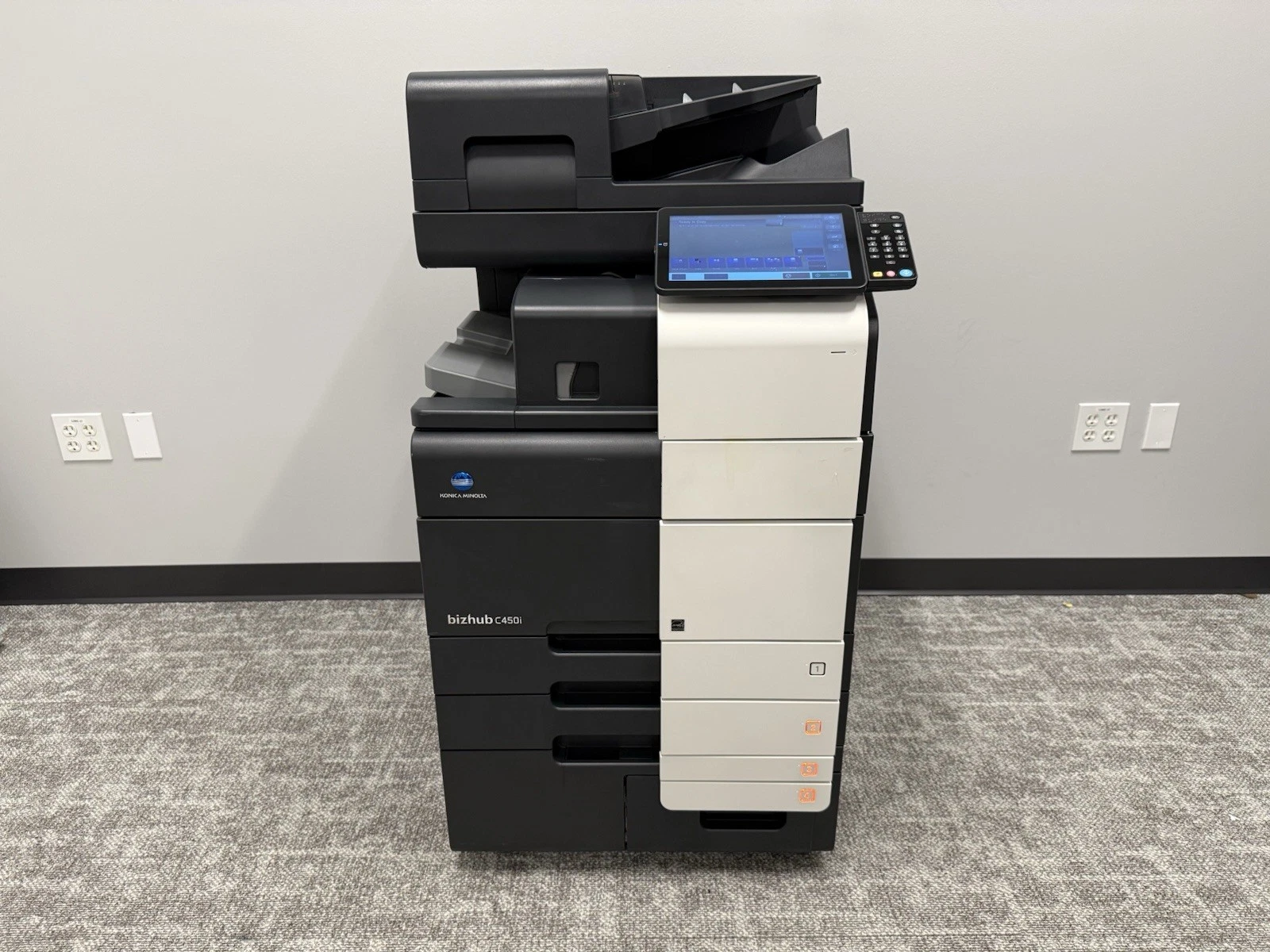 Konica Minolta BizHub C450i Color Copier Printer Scanner Finisher/Only 35k Meter