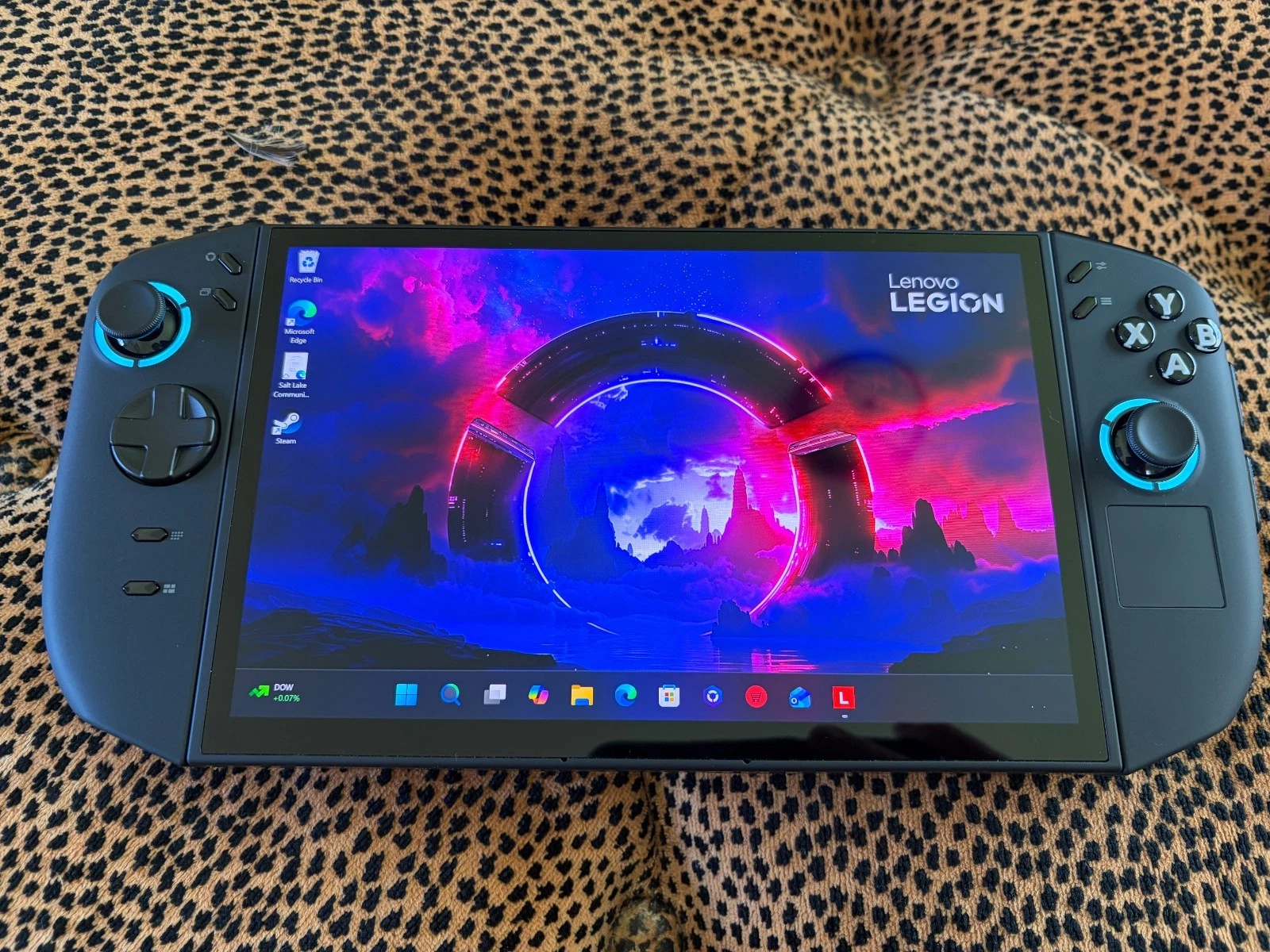 Legion Go 2 OLED AMD Z2 Extreme 32GB RAM 1TB SSD PC Handheld Gaming Console