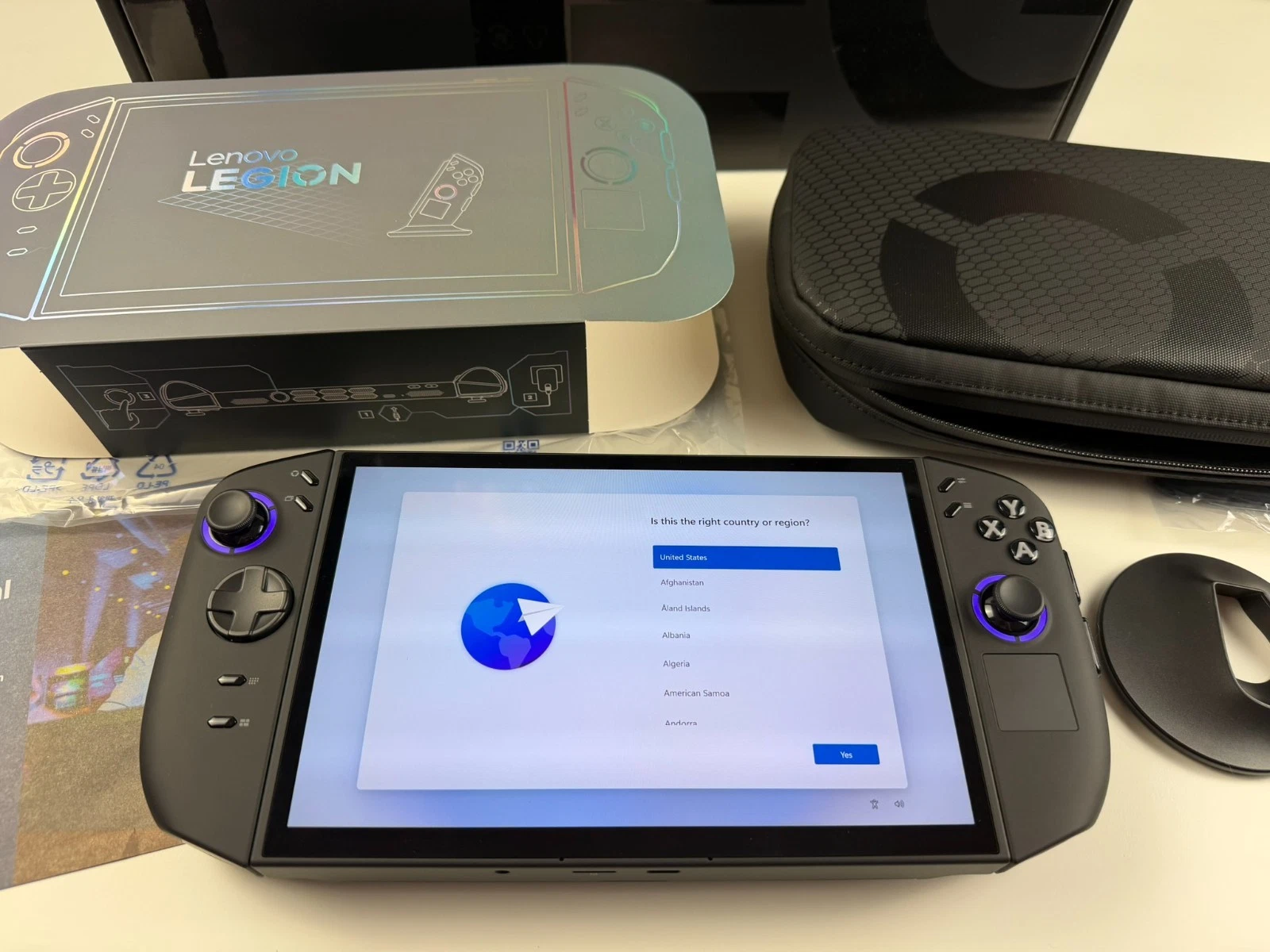 Lenovo Legion GO 2 OLED AMD RYZEN Z2 EXTREME 1TB 32GB IN HAND FREE SHIP US BASED