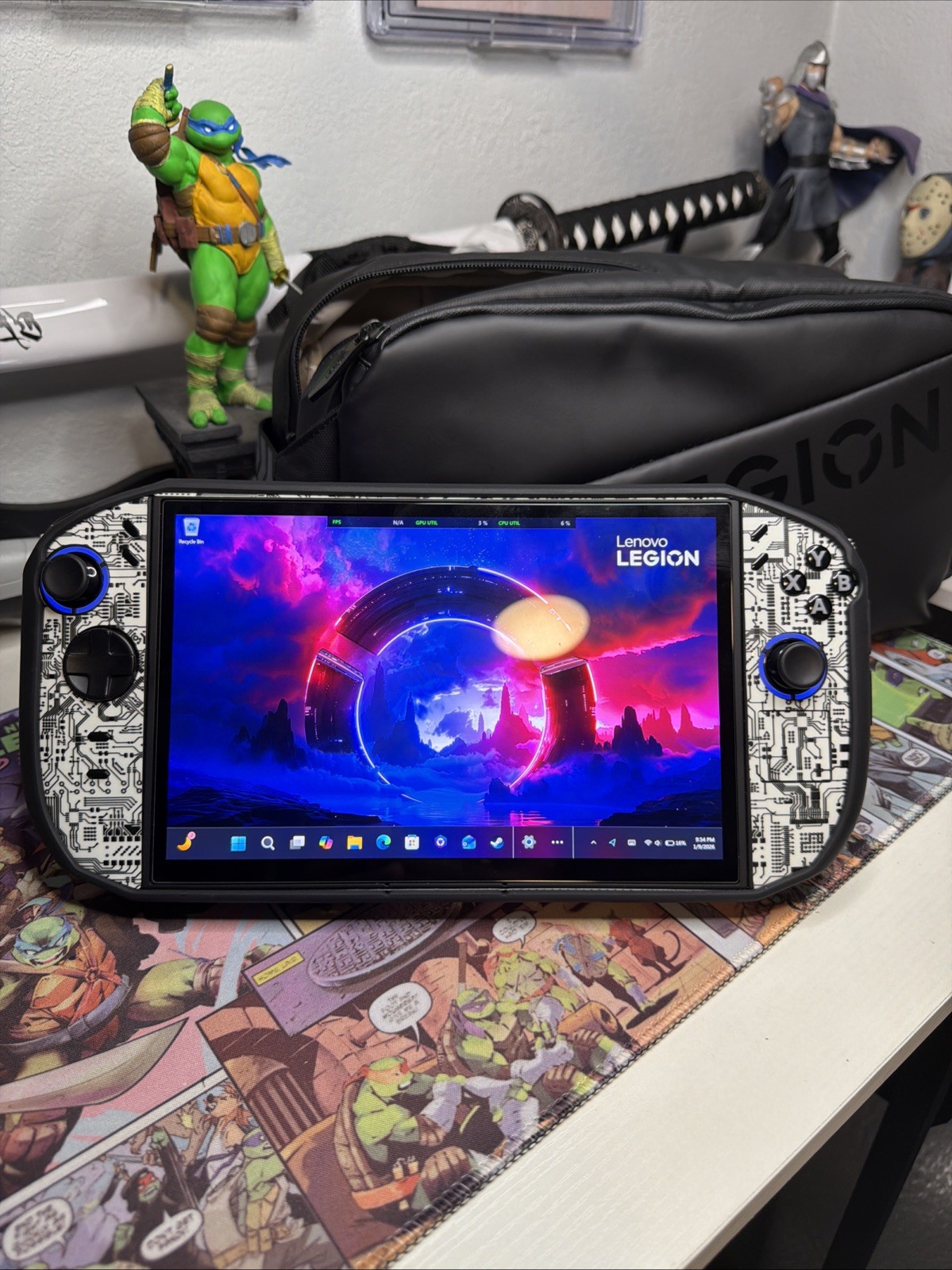 Lenovo Legion Go 2   AMD Ryzen Z2 Extreme  32GB RAM  4TB SSD  OLED  D Brand Case