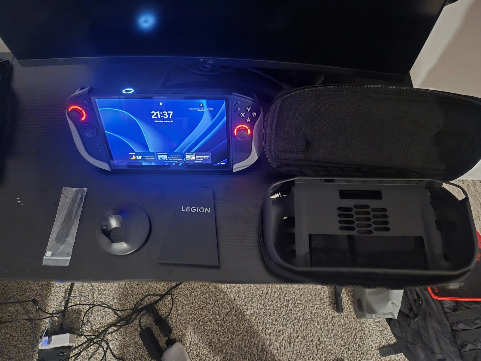 Lightly used Lenovo LEGION GO 2 8 8" OLED Z2 EXTREME AMD Ryzen 32GB/1TB