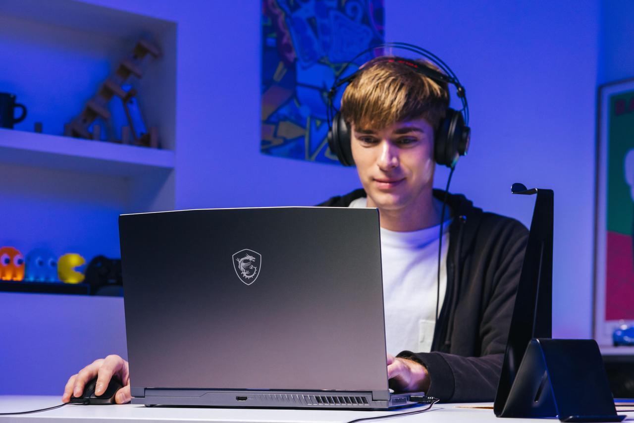 MSI   15 6" GeForce RTX 4060 Laptop GPU   AMD Ryzen 9 8945HS   16GB Memory   1 TB PCIe SSD   Windows 11 Home 64 bit   Gaming Laptop   144 Hz IPS  Thin A15 B8VF 270US