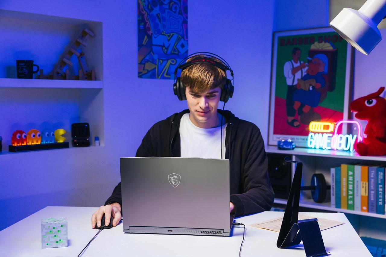 MSI   15 6" GeForce RTX 4060 Laptop GPU   AMD Ryzen 9 8945HS   16GB Memory   1 TB PCIe SSD   Windows 11 Home 64 bit   Gaming Laptop   144 Hz IPS  Thin A15 B8VF 270US