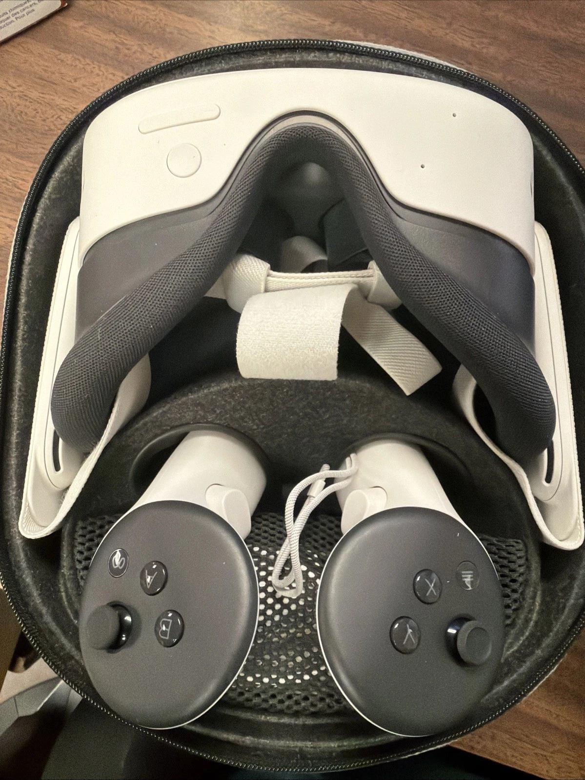 Meta Quest 3S Virtual Reality Headset 128GB with Hard Shell Case