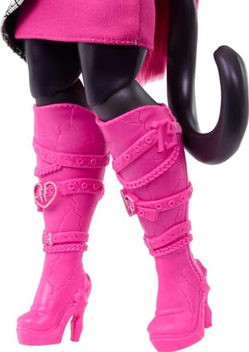 Monster High Catty Noir Doll with Pet Cat Amulette and Accessories Like Backpack  Music Book  Microphone and More