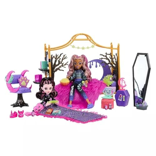 Monster High Creepover Bedroom Playset   Featuring Draculaura  Clawdeen Wolf with Over 20 fab Boo lous Pieces for The Ultimate Creeptastic Experience