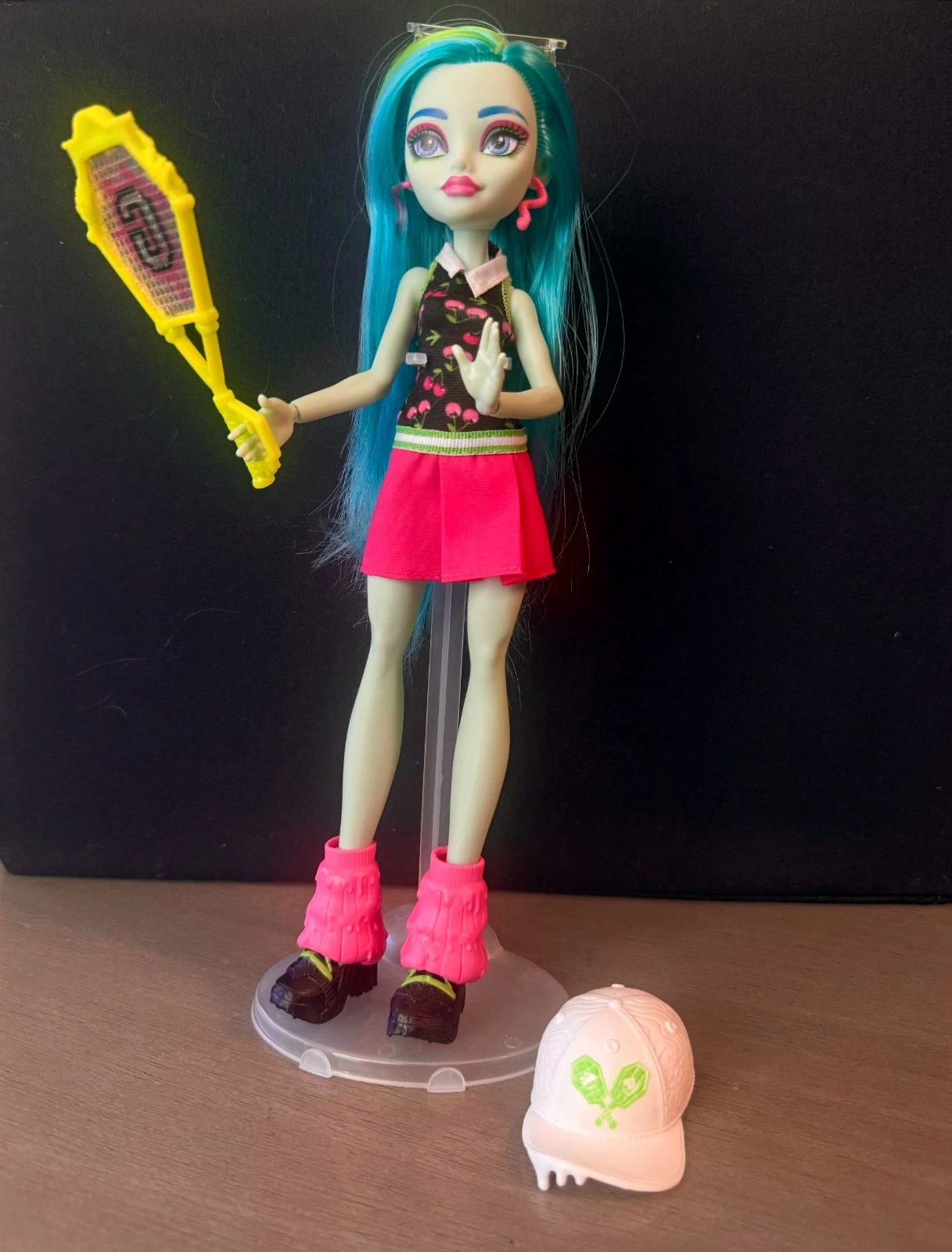 Monster High Doll Buried Secrets Wave 4 Ghoulia Yelps Courtside Fang Out 2025