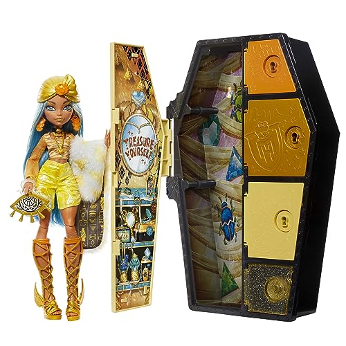 Monster High Doll and Fashion Set  Cleo De Nile  Skulltimate Secrets  Fearidescent Series  Dress Up Locker with 19  Surprises  HNF76