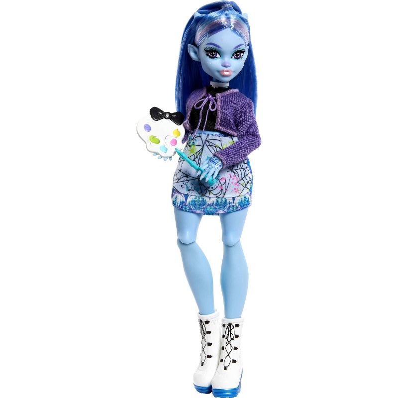 Monster High Fearbook Abbey Bominable Fashion Doll con Chaqueta, Anuario y Accesorios de Club de Arte