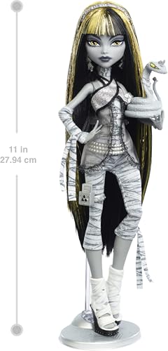 Monster High Reel Drama Doll  Cleo De Nile Black and White Reproduction Collectible with Doll Size and Life Size Posters  Horror Flick Theme  and Pet