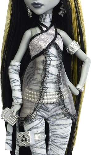 Monster High Reel Drama Doll  Cleo De Nile Black and White Reproduction Collectible with Doll Size and Life Size Posters  Horror Flick Theme  and Pet