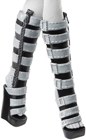 Monster High Reel Drama Doll  Clawdeen Wolf in Black and White  Collectible Reproduction with Doll Size and Life Size Posters  Horror Flick Theme