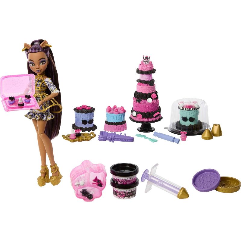 Monster High Scary Sweet Birthday Cake Kit con muñeca Clawdeen Wolf y más de 20 accesorios para decorar