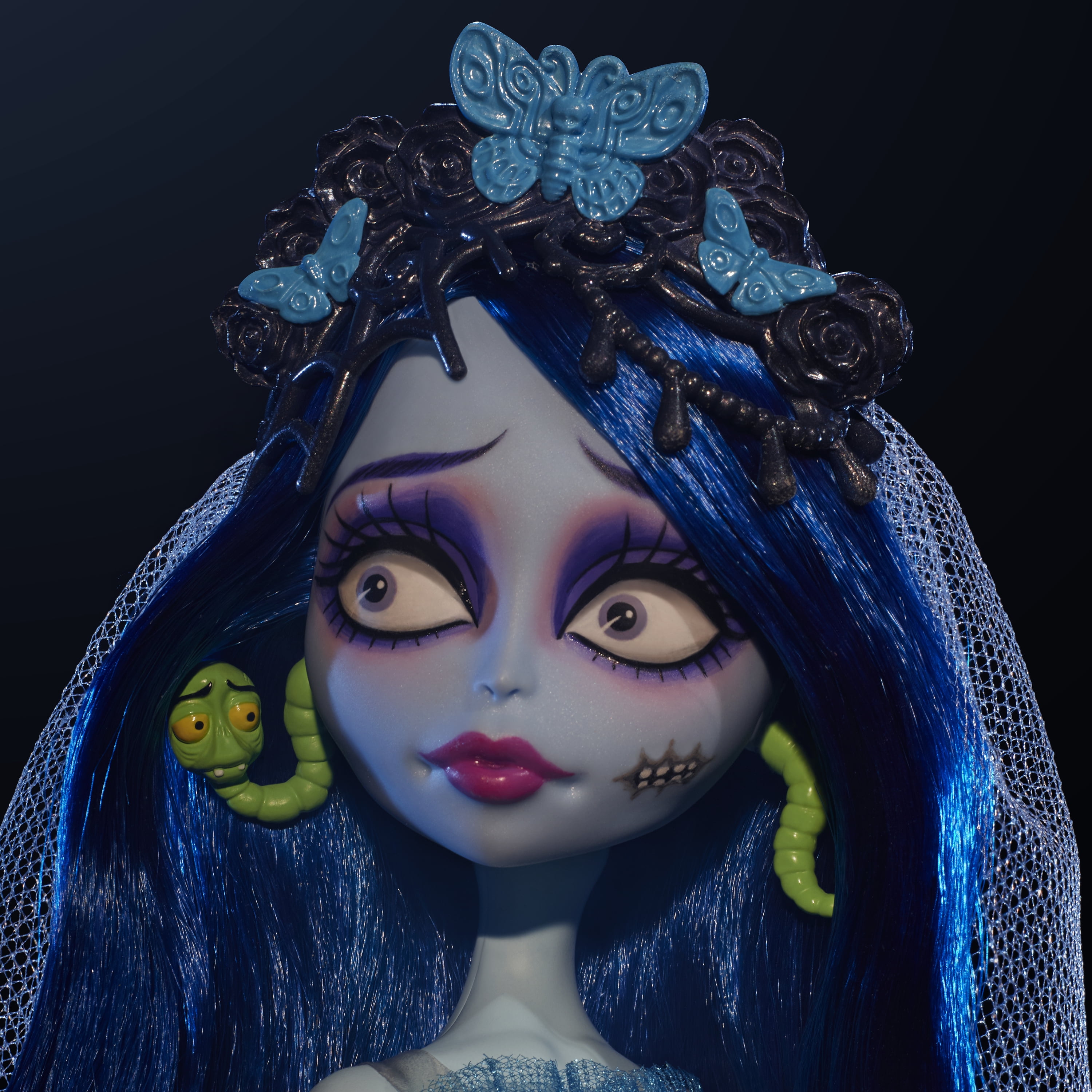 Monster High Skullector Corpse Bride Collectible Doll  Emily in Gothic Wedding Dress with Veil