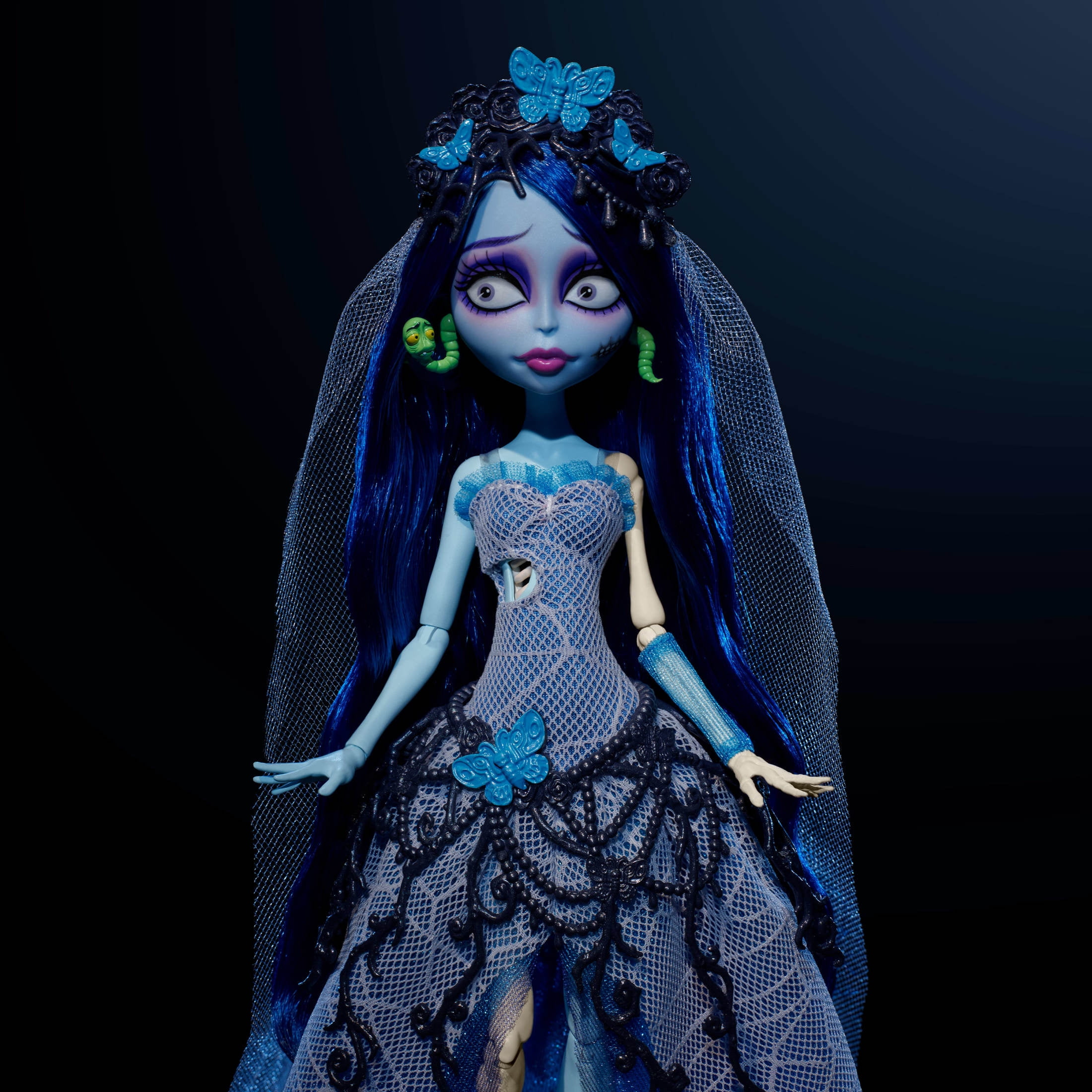 Monster High Skullector Corpse Bride Mu eca Coleccionable Emily con Vestido de Novia Gótico con Velo