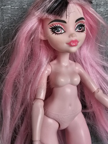 Monster High Skulltimate Secrets Draculaura Fearidescent Doll Nude W Shoes Only