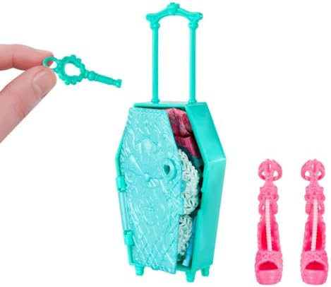 Monster High Skulltimate Secrets Lagoona Blue Doll and Accessories Set  Destination  Gore geous Oasis with Suitcase and 19  Surprises Like Clothes