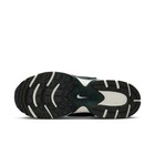 NEW Nike V5 RNR Women s Size 8 Seaweed/Metallic Silver HQ7901 300 Fast Shipping