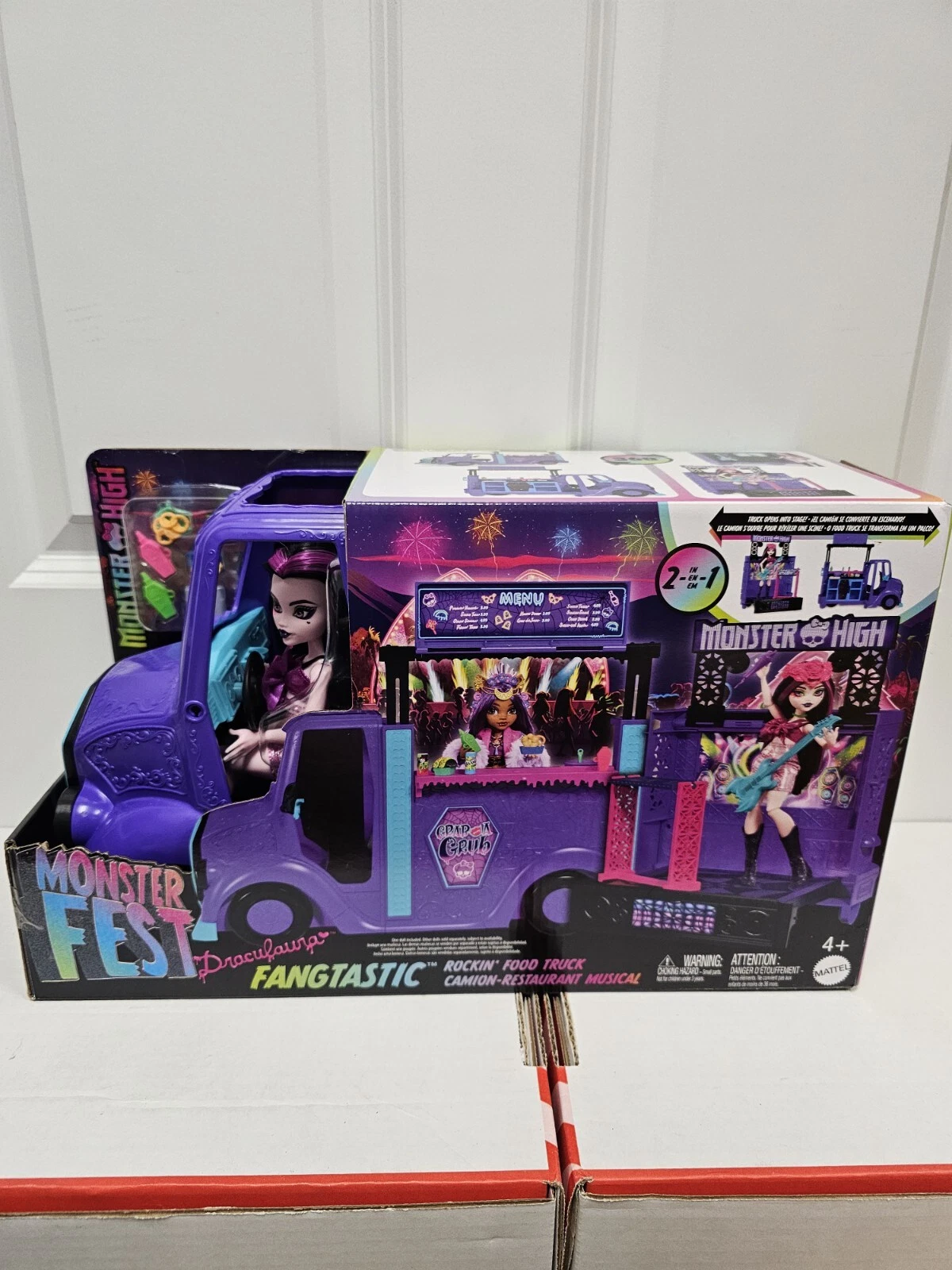 NEW  Monster High Fest DRACULAURA FANGTASTIC ROCKIN FOOD TRUCK 2 n 1 Playset