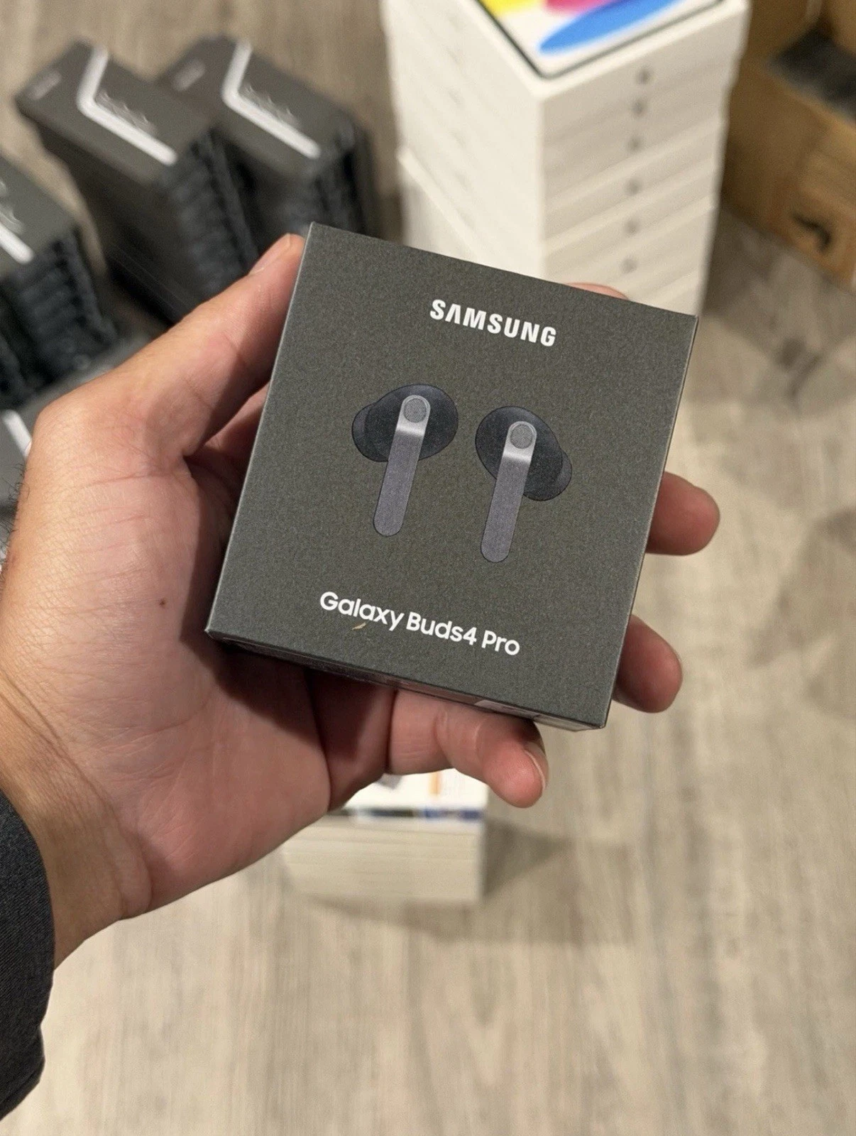 NEW  Sealed  Samsung Galaxy Buds 4 Pro Black Bluetooth Earbud Headphones