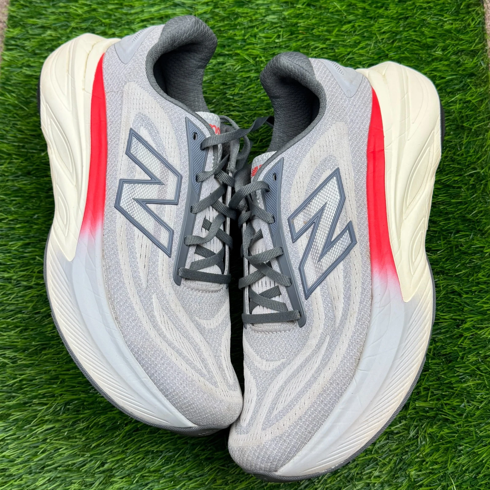 New Balance Fresh Foam X More v6 Mens Size 11 Medium D Grey Matter True Red