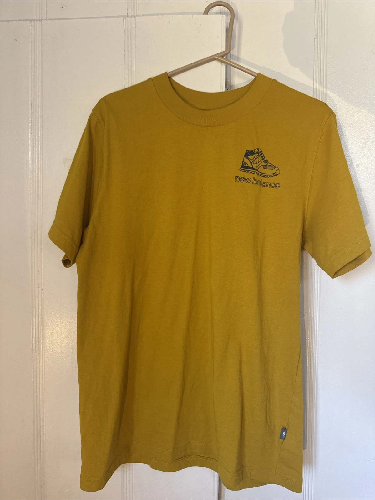 New Balance shirt with shoe logo mens size slim large