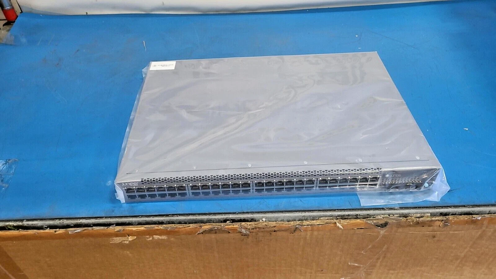 New Juniper Networks P/N EX2300 48P