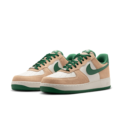 Nike Air Force 1  07 LV8