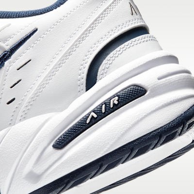 Talla 9.5 Men Nike Air Monarch IV
