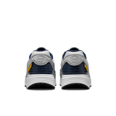 Talla 8.5 hombre  Nike College Air Max Verse  Michigan