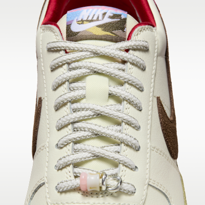 Talla W 7.5 Nike Field General SE "LNY"