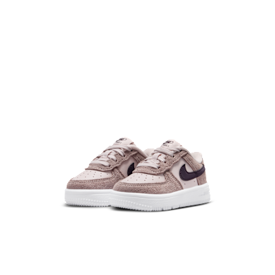 talla 9C -Nike Force 1 Low Essential