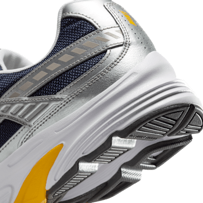 Talla 9.5 Nike Initiator