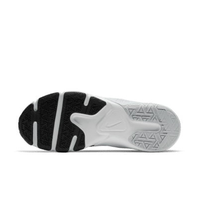 Talla 6.5  - Nike Legend Essential 2