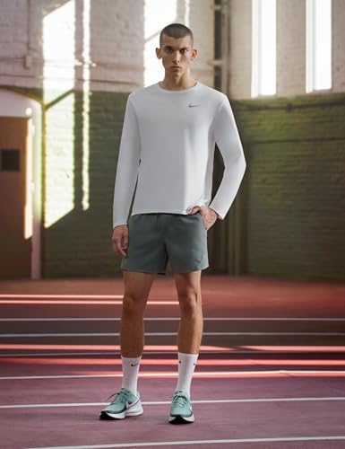 Nike Mens Revolution 8 Road Running Shoes