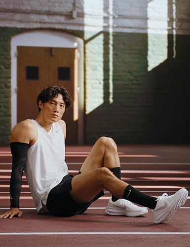 Nike Mens Revolution 8 Road Running Shoes