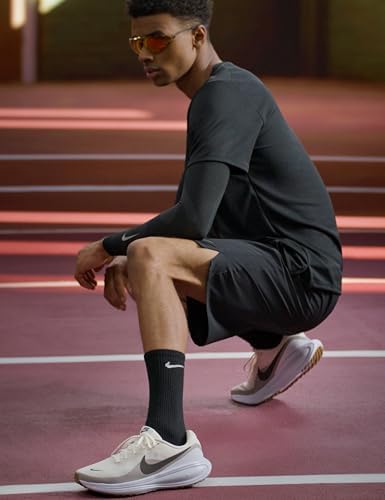 Nike Mens Revolution 8 Road Running Shoes