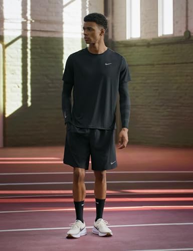 Nike Mens Revolution 8 Road Running Shoes