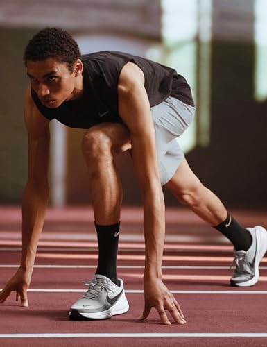 Nike Mens Revolution 8 Road Running Shoes