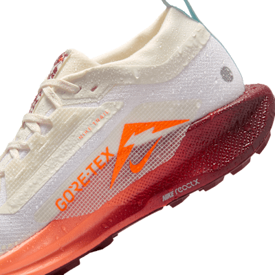 Talla W7.5 - Nike Pegasus Trail 5 GORE TEX