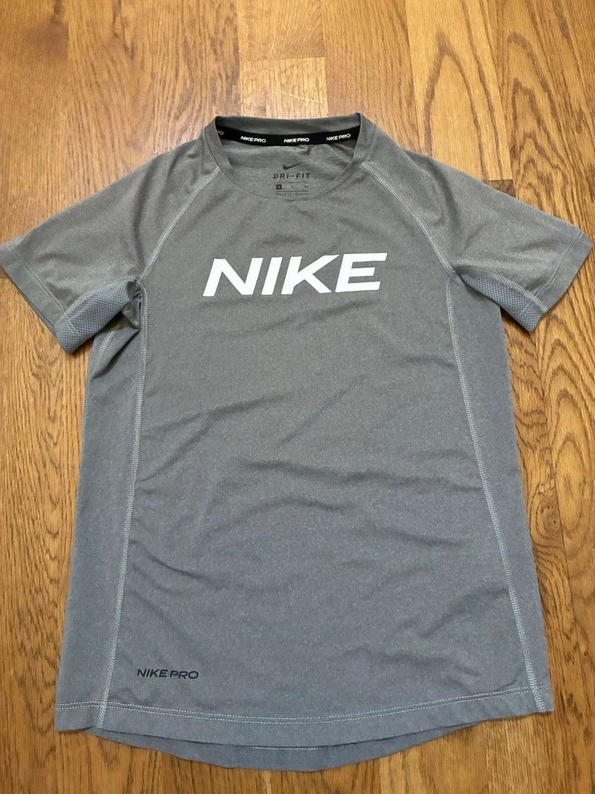 Nike Pro Dri FIT Boys Gray Athletic T Shirt S Lightweight Breathable Polyester