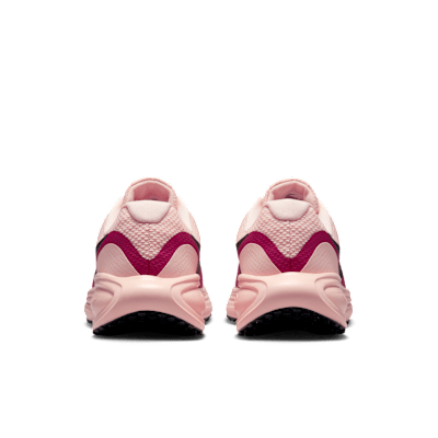 Nike Revolution 8