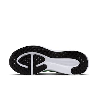 Talla: 7.5 Nike Revolution 8