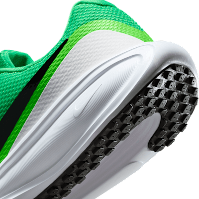 Talla: 7.5 Nike Revolution 8