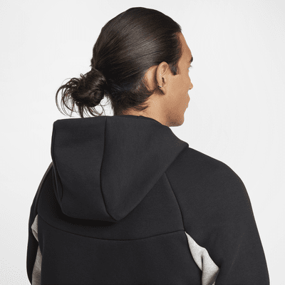 Nike Tech